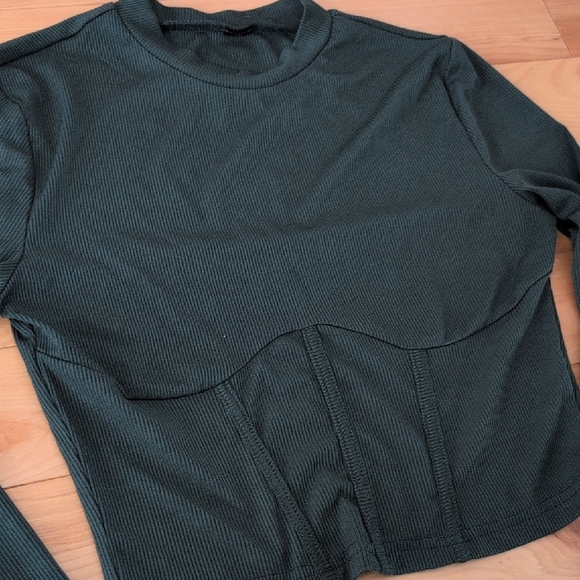Long Sleeve Ribbed Top - Green - Picture 2 of 2